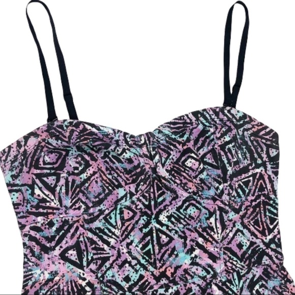 Talula Aritzia Patterned Bodycon Mini Dress Size Medium - Picture 2 of 8